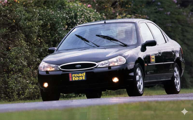 Ford Mondeo Ghia 2.5 V-6
