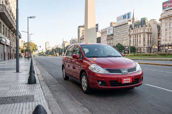 Nissan Tiida 1.8 Tekna