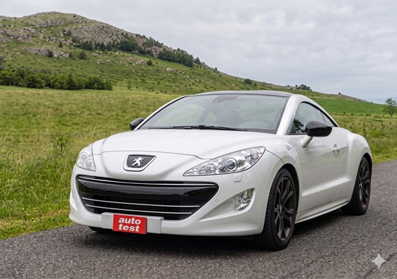 Peugeot RCZ vs Renault Megane III RS vs Volkswagen Golf GTi