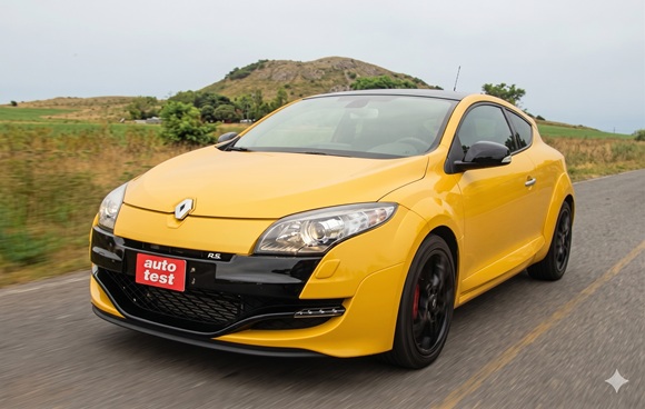 Peugeot RCZ vs Renault Megane III RS vs Volkswagen Golf GTi
