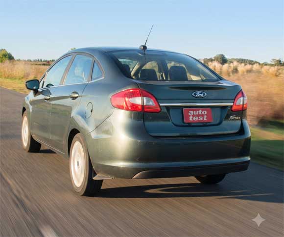 Ford Fiesta 1.6 Kinetic Design Sedan Trend Plus