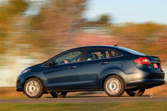 Ford Fiesta 1.6 Kinetic Design Sedan Trend Plus