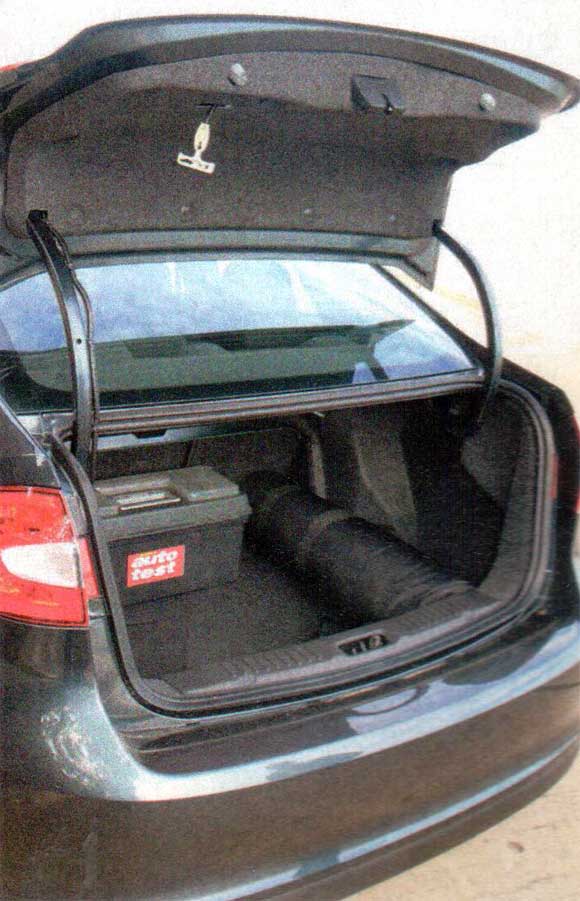 Ford Fiesta 1.6 Kinetic Design Sedan Trend Plus