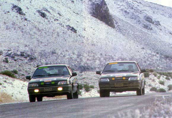 Ford Galaxy 2.0 vs Ford Galaxy 2.0i 