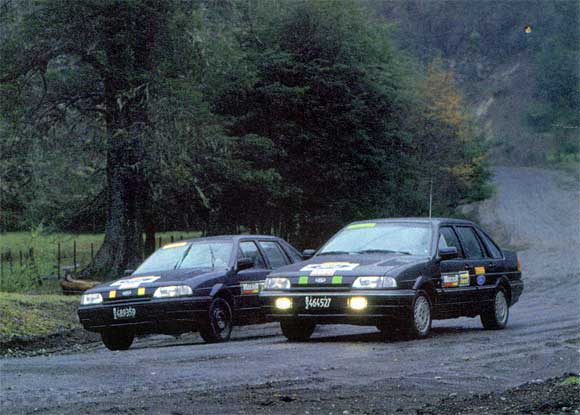 Ford Galaxy 2.0 vs Ford Galaxy 2.0i 