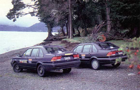 Ford Galaxy 2.0 vs Ford Galaxy 2.0i 