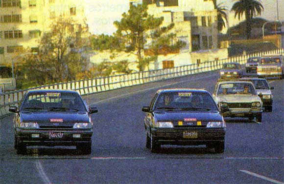 Ford Galaxy 2.0 vs Ford Galaxy 2.0i 