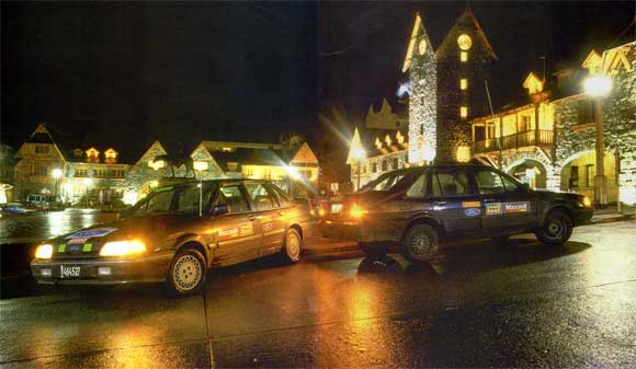 Ford Galaxy 2.0 vs Ford Galaxy 2.0i 